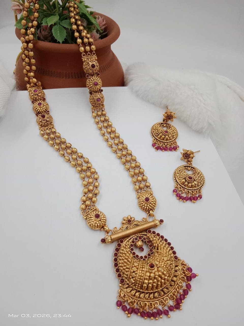 Shahi Haar (Q)