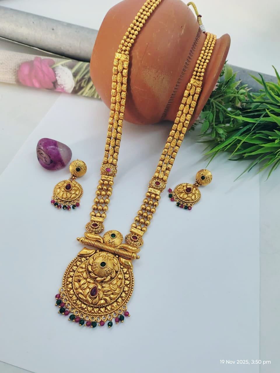Shahi Haar (J)