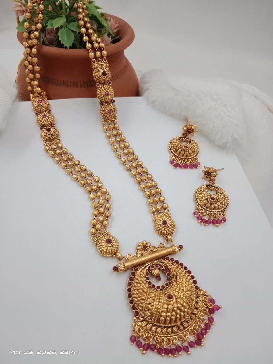 Shahi Haar (Q)