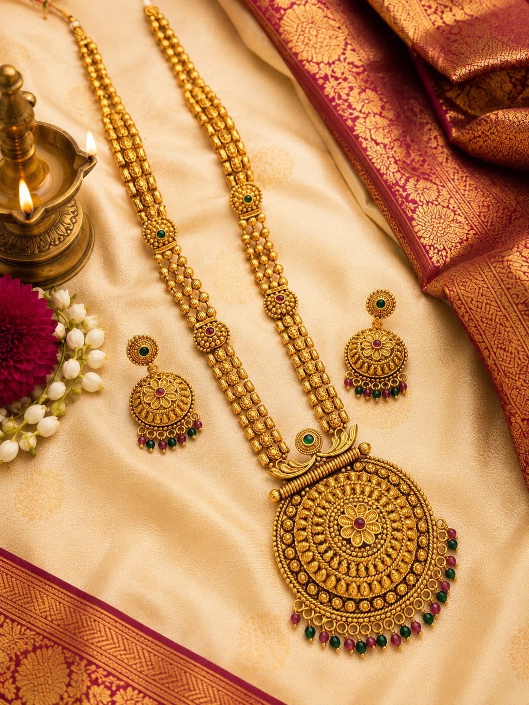 Shahi Haar (F)
